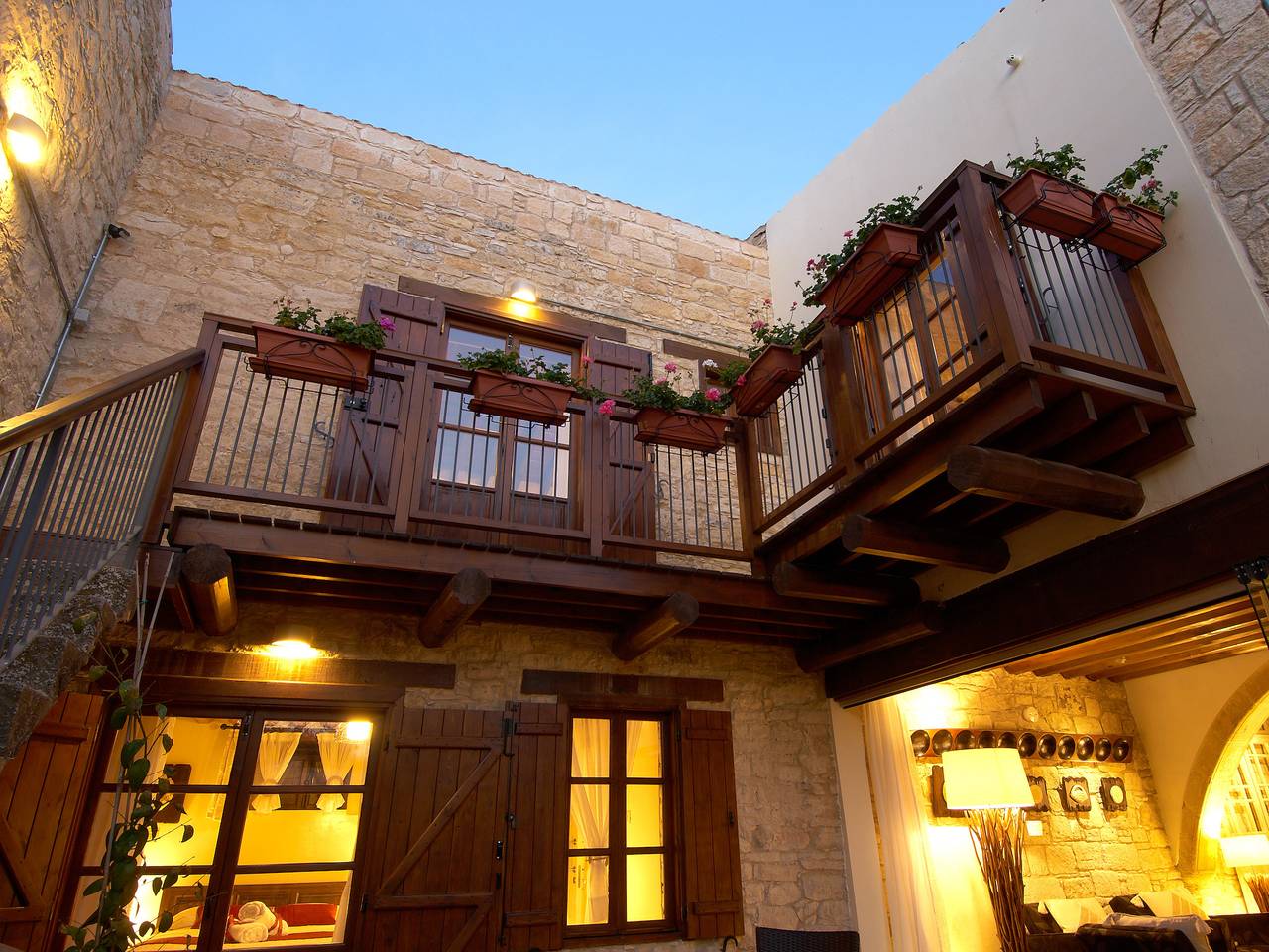 Hel lejlighed, Arsorama - Cute 1-Bdr Apt w Shared Patio in Syd Cypern
