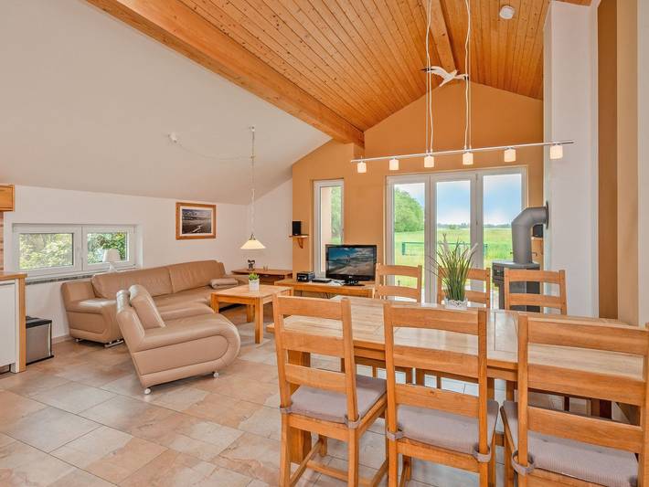 Bungalow für 7 Personen, mit Terrasse und Whirlpool sowie Garten und Sauna in Trassenheide