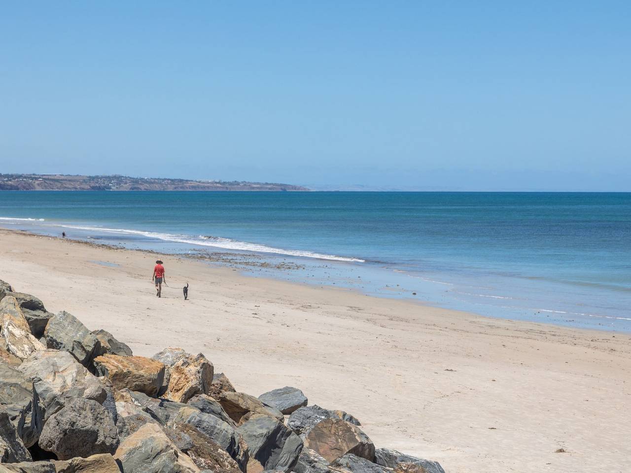 Entire apartment, Elegant 3-Bed Home from Sunny Glenelg Beach in Adelaide, South Australia