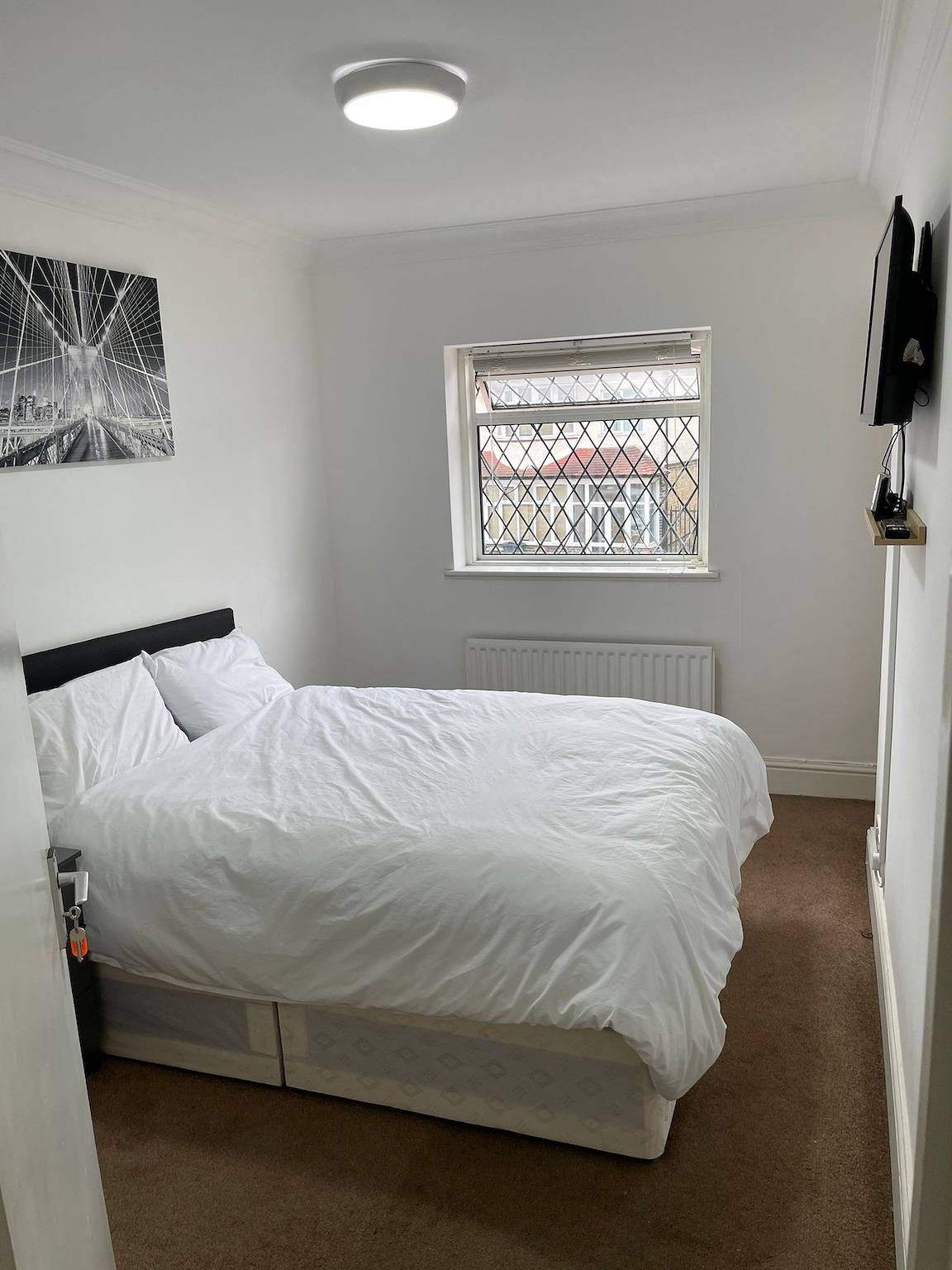 Charming 5-Bed House in Mitcham in Merton, Λονδίνο