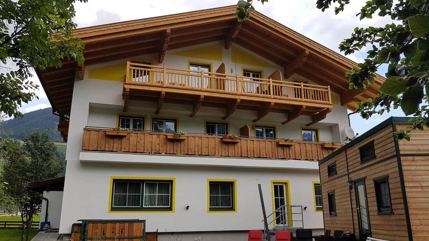 Ferienwohnung für 2 Personen, mit Terrasse und Garten sowie Sauna in Niedernsill