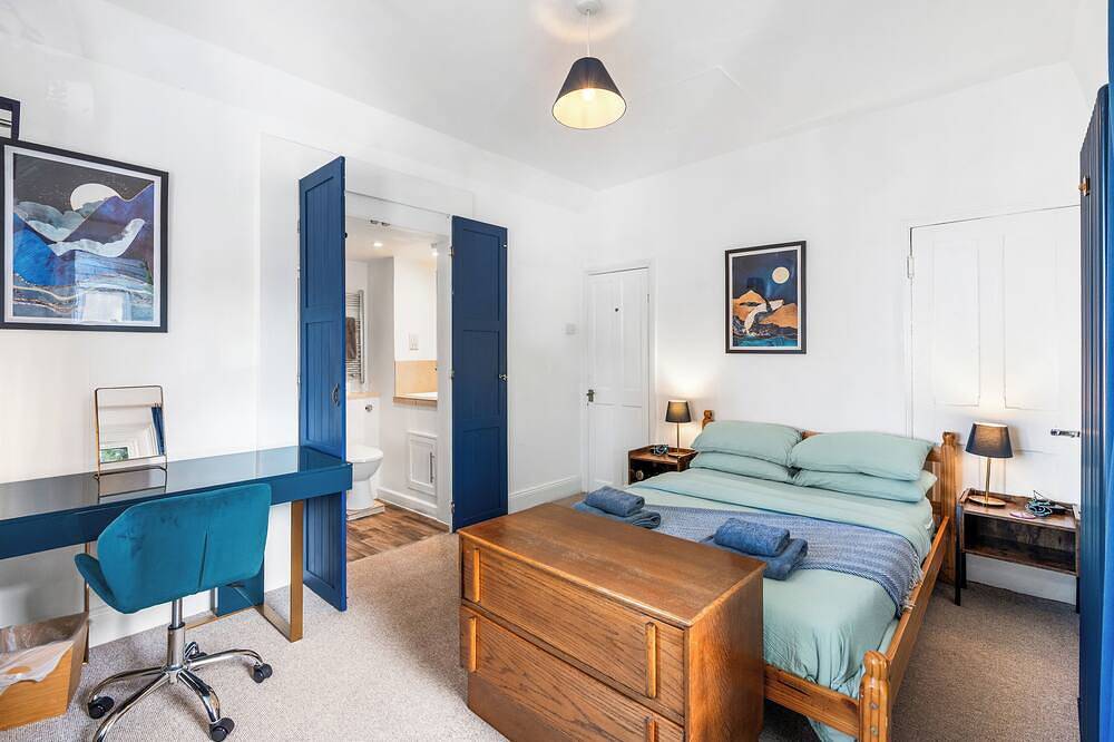 Flint Cottage – 3 mins to beach in Littlehampton, West Sussex