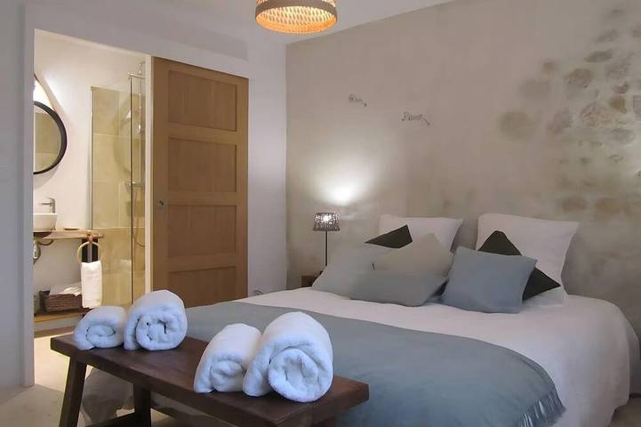 Location de vacances pour 8 personnes, avec Jardin dans La Roche-sur-Grane - 2