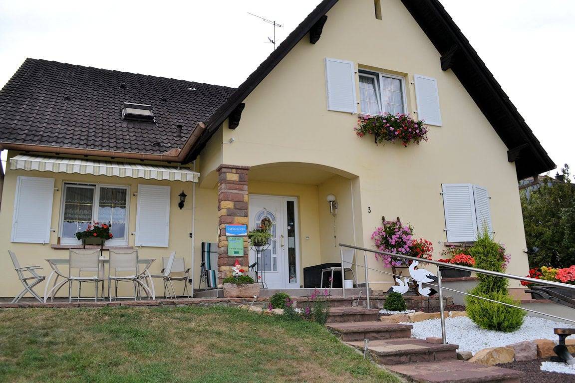 Chambres d'hôtes Marie-Thérèse - Chambre Rose in Eguisheim, Parc naturel régional des Ballons des Vosges