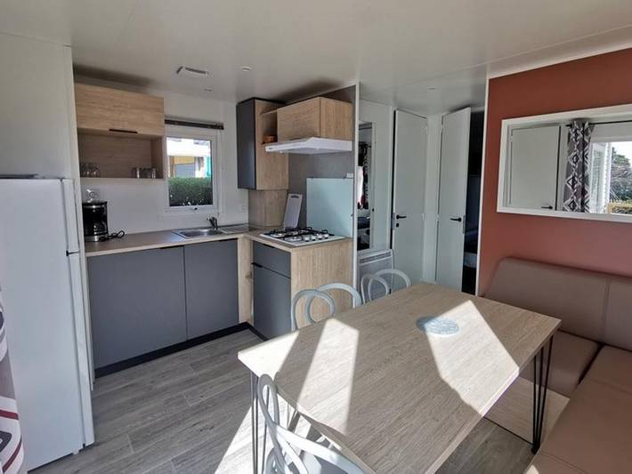 Camping et Parc Les Goelands  - Mobilheim 6 personen - Mobilheim Tranquillou - 3 Zimmer + Überdachte Terrasse - 34 m² in Arzal, Côte des Mégalithes
