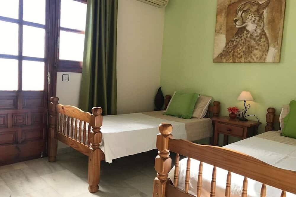 Ganze Wohnung, 2 Schlafzimmer, 2 Badezimmer, großer Gemeinschaftspool in El Palmeral, Mojácar