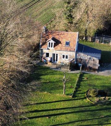 Gîte pour 4 personnes, avec vue ainsi que terrasse et jardin, animaux acceptés à Sourdeval