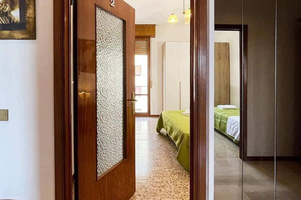 Entire apartment, Room 2 in House Gramsci - Affitti Brevi Italia in Modena, Modena Province