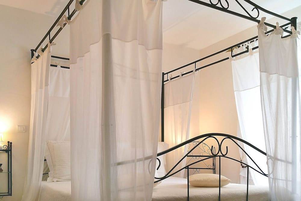 Vanilla-Villa-Premium-Vista a la Piscina-Baño en la habitacion in Carry-le-Rouet, Istres region