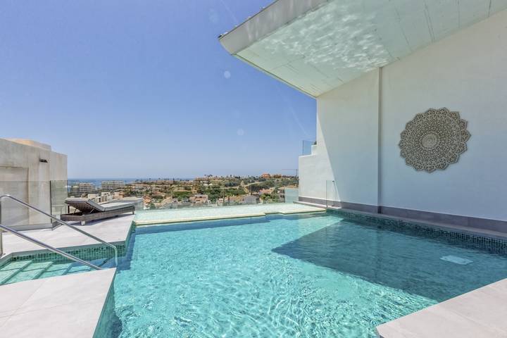 Apartamento para 4 personas, con balcón además de vistas al mar y sauna en Myramar