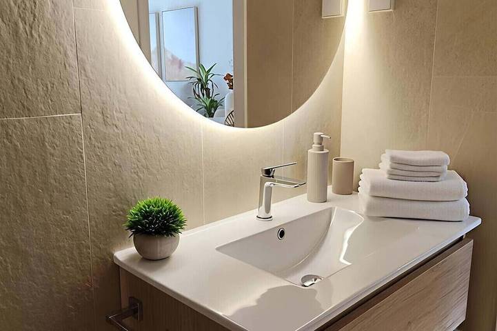 Apartamento entero, Luxury Ucam Studio | Desk & High-Speed Wi-Fi in Molina de Segura, Interior de Murcia