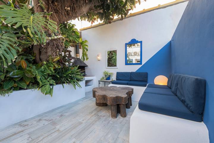 House 'Bluehouseportixol' with Private Patio, Bike Friendly, Marina & Beach/Palma Bay in El Molinar, Palma