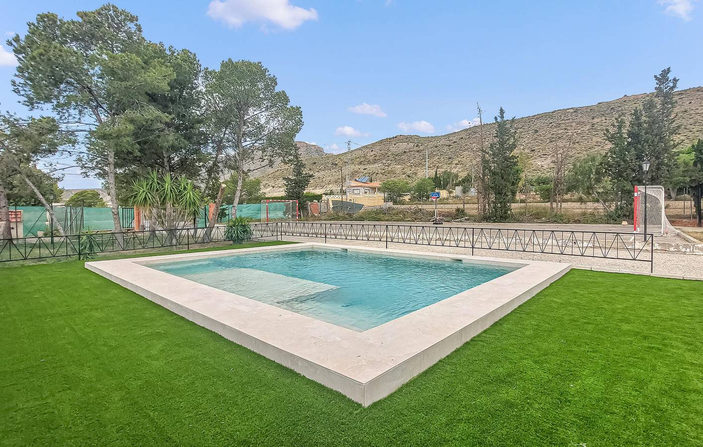 Encantador apartamento de 130 m² con piscina, wifi y aparcamiento cerca del río in El Barrio, Alicante