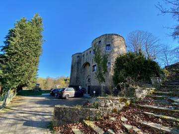Gîte pour 5 personnes, avec vue ainsi que vue sur le lac et jardin dans Barbençon