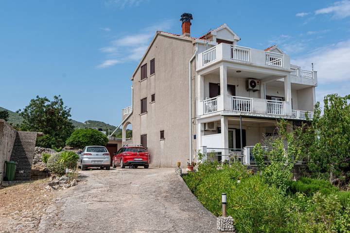 Ganze Wohnung, 1-Zimmer-Ferienwohnung am Strand Kneza, Korcula A-10168-a in Račišće (Dalmatien), Korcula