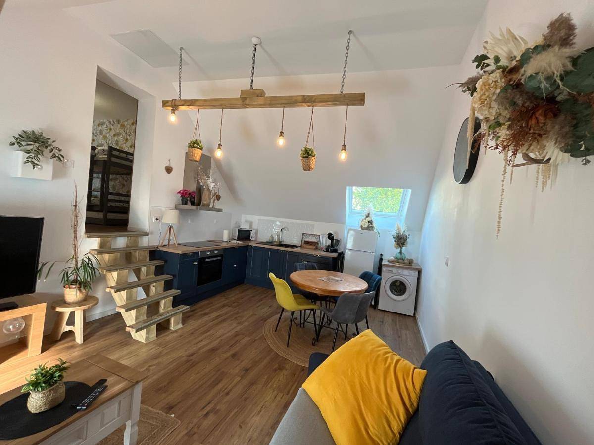 Appartement entier, One-Bedroom Apartment in Thourotte, Oise