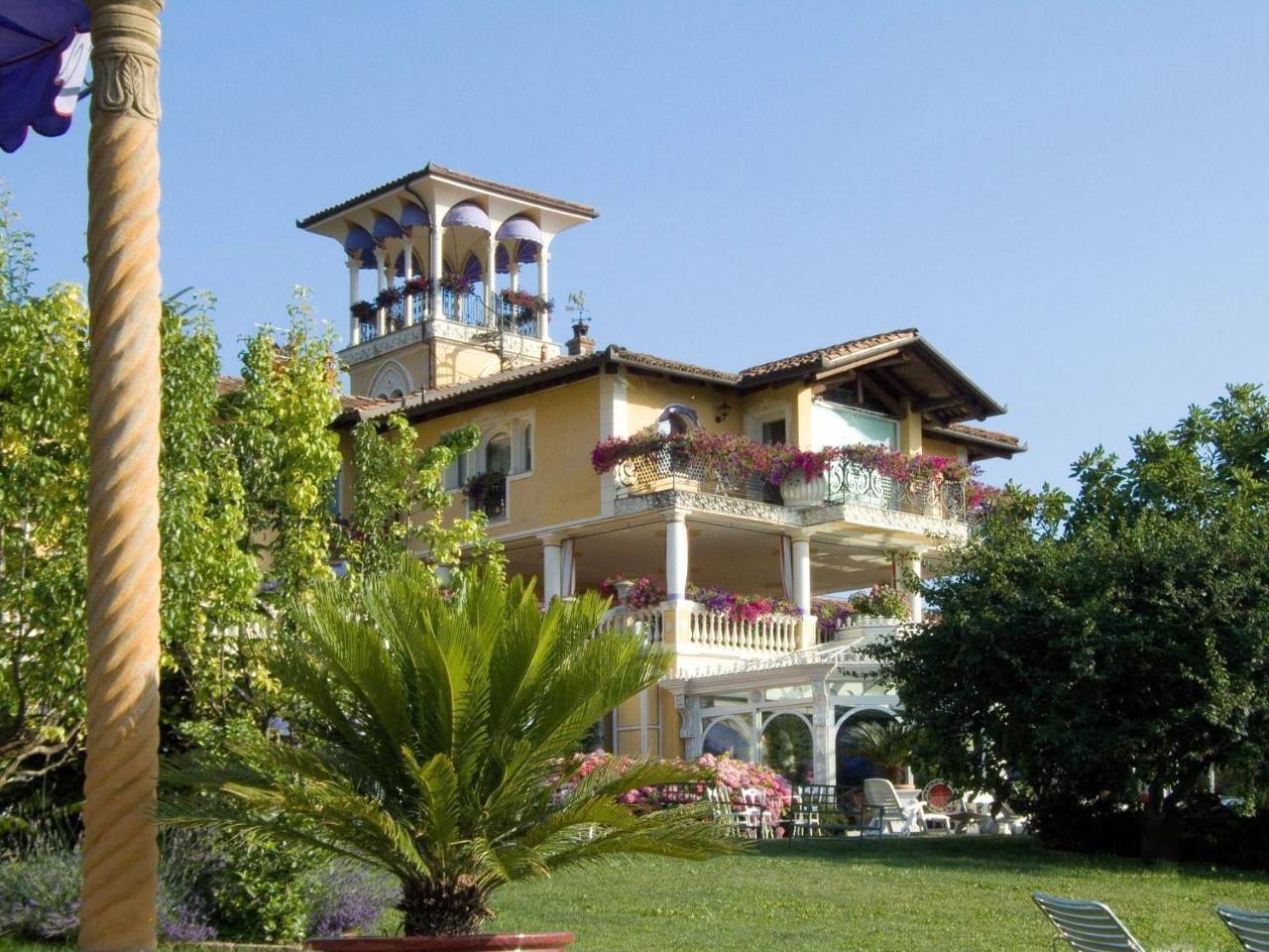 Villa Althea in Mango , Langhe