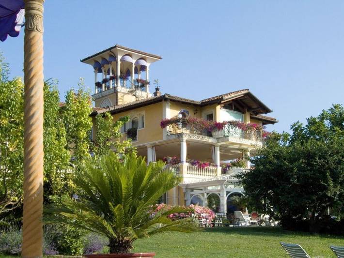 Hotel voor 3 personen, with Balkon and Whirlpool as well as Terras and Tuin in Mango 