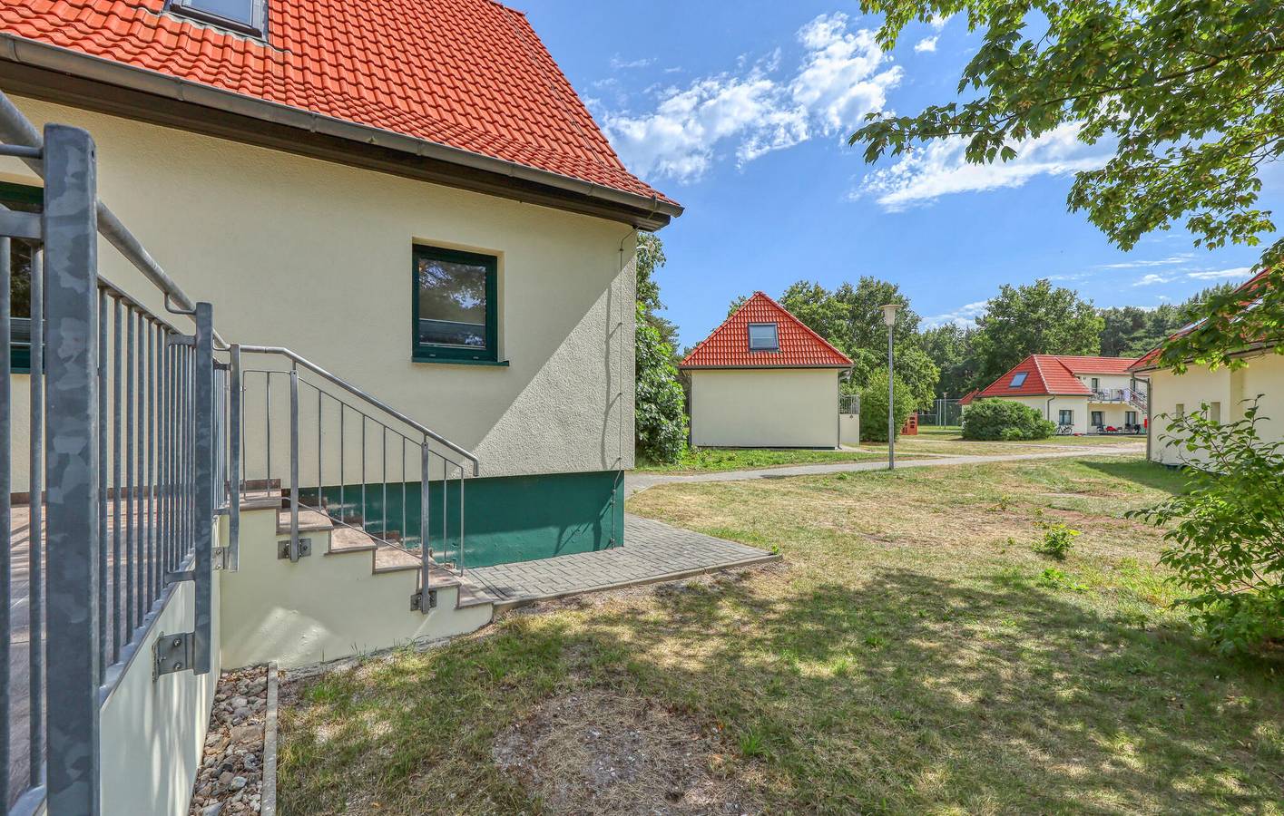 Ganze Ferienwohnung, Gemütliche Wohnung im Erdgeschoss mit WiFi, TV und Parkplatz 300 m vom Strand entfernt in Drewoldke, Juliusruh