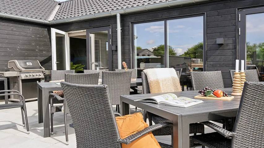 Ferienhaus für 21 Personen, mit Sauna und Whirlpool sowie Terrasse und Pool in Mommark - 2