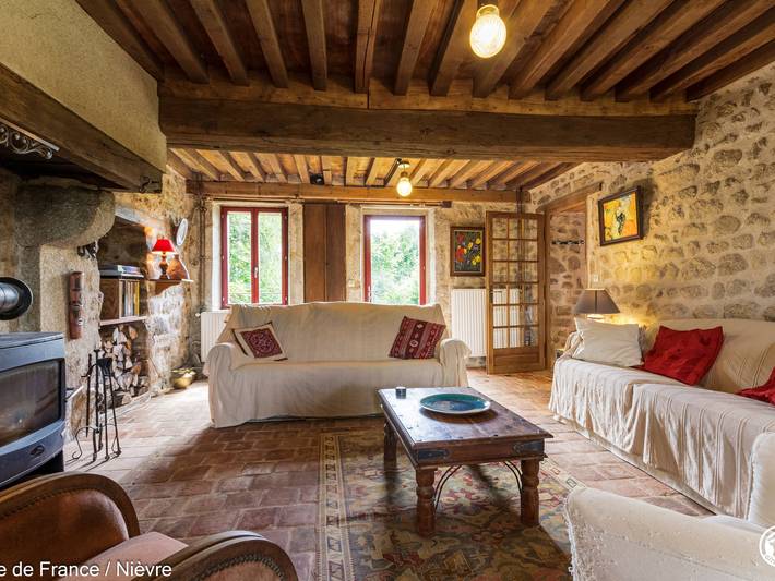 Landhaus mit Terrasse und Spielen im Morvan in Saint-Martin-du-Puy, Naturpark Morvan