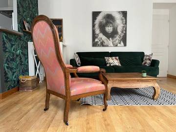 Gîte pour 5 personnes, avec vue à Ney (instrument)