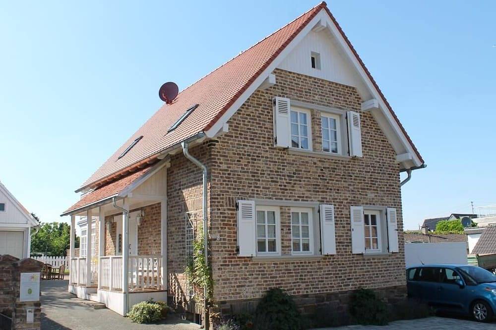 Friendly Home - \"Gemütliches Backsteinhaus\" - Köln - Messe - Bonn-Phantasialand in Bornheim/Brenig, Bornheim