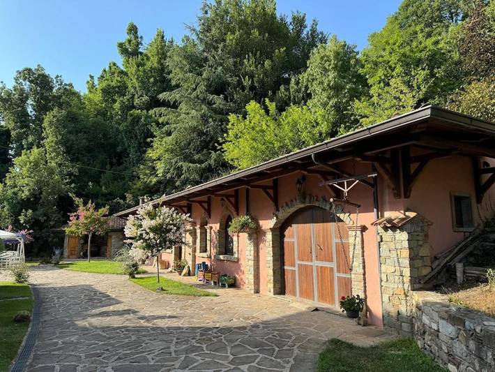 Casa vacanza per 4 persone, con giardino e terrazza nonché panorama in San Severino Lucano