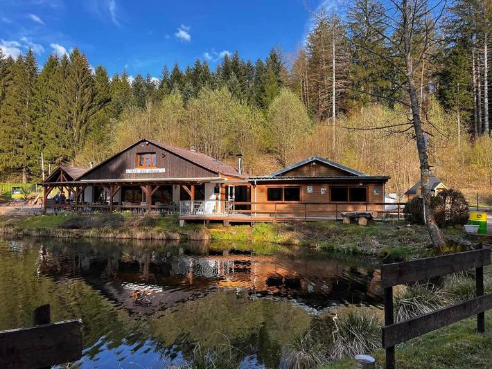 Location de vacances pour 4 personnes, avec vue sur le lac et vue ainsi que terrasse et jardin, animaux acceptés à Belval - 2