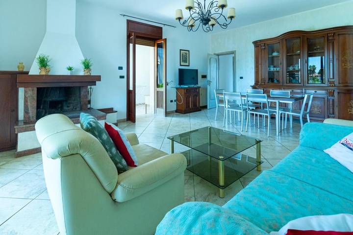 Casa vacanza per 8 persone, con balcone e panorama, adatto a famiglie con bambini - 1