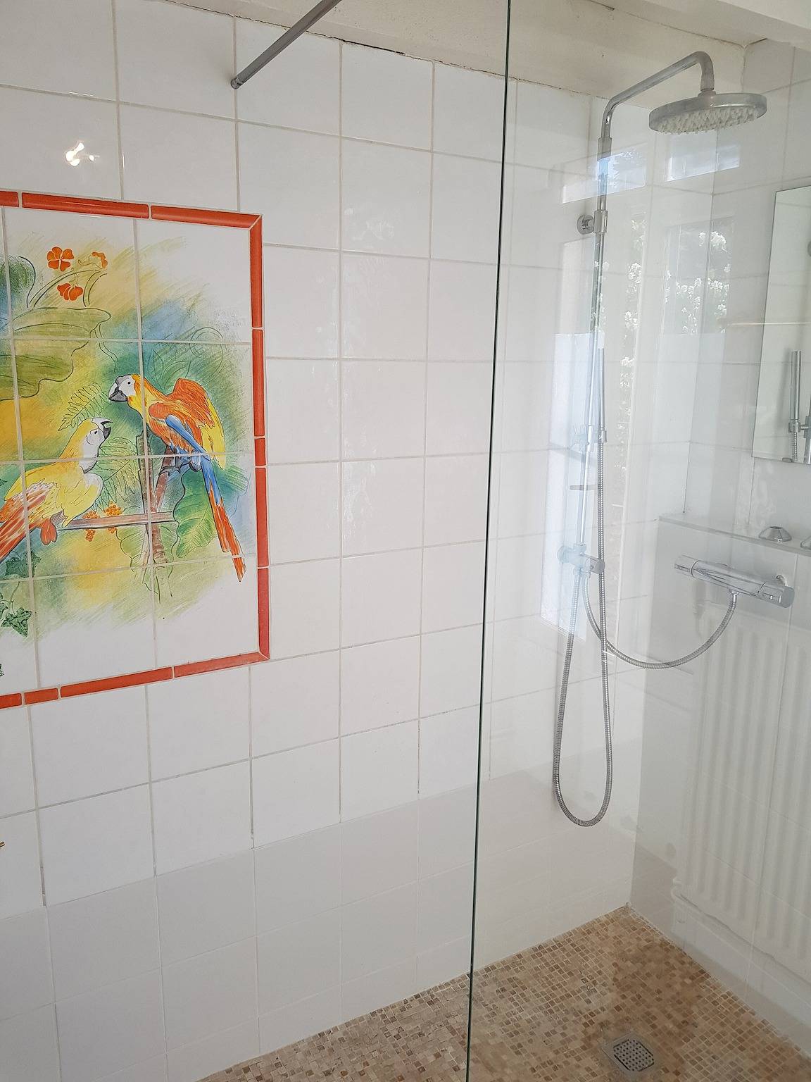 Chambre d’hôtes « Le Camélia » avec piscine partagée et Wi-Fi in Lyon, Rhône