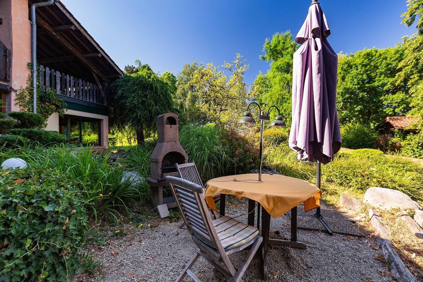 Gîte 4 personnes - La fontaine des Rollands - piscine chauffée - parc d'exception au pied du Vercors in Saint-Vérand, Isère