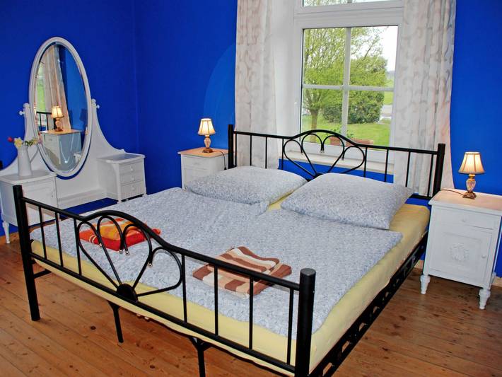 Ganze Ferienwohnung, Ferienwohnungen im Gutshaus Gnies - 01 Ferienwohnung Ummanz in Ralswiek, Bergen auf Rügen und Umgebung