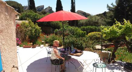 Gîte pour 2 personnes, avec jardin ainsi que piscine et terrasse à la La Ciotat