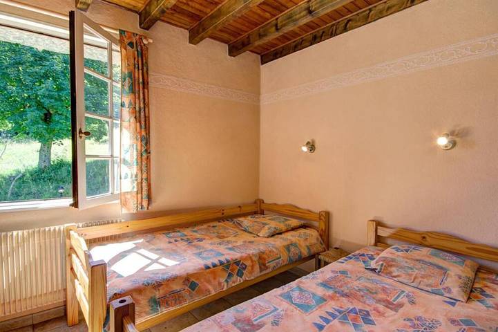 Gîte pour 6 personnes, avec jardin, animaux acceptés à La Versanne - 3