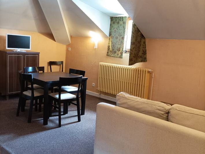 Appartement de vacances pour 6 personnes, avec Balcon et Jacuzzi ainsi que Terrasse et Piscine