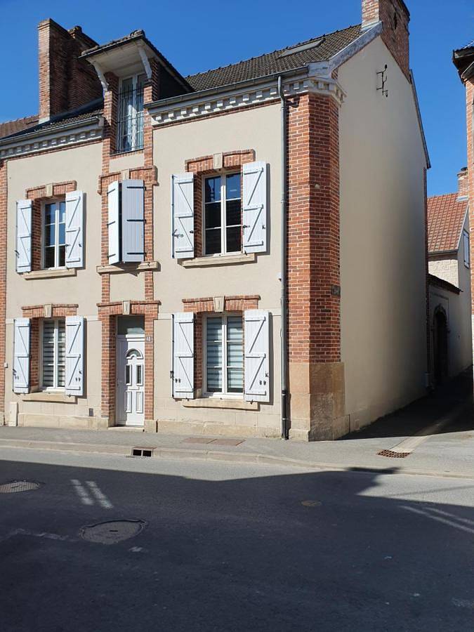 La Cour des Marotiers in Aÿ-Champagne, Parc naturel régional de la Montagne de Reims