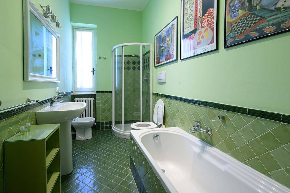 105. Milano, Villa Sul Lago in Ovada, Provincia d'Alessandria