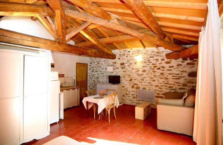 Maison d’hôte pour 4 personnes, avec vue et jardin à Malves-en-Minervois