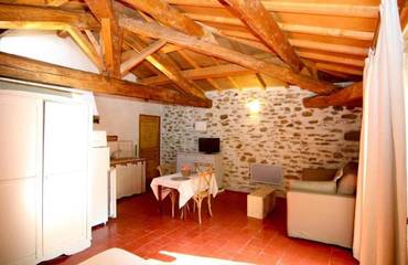 Maison d’hôte pour 4 personnes, avec jardin et vue à Malves-en-Minervois