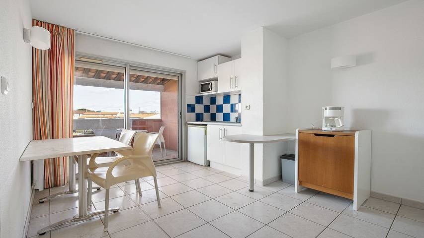 Gîte pour 4 personnes, avec balcon et piscine dans Plage Richelieu