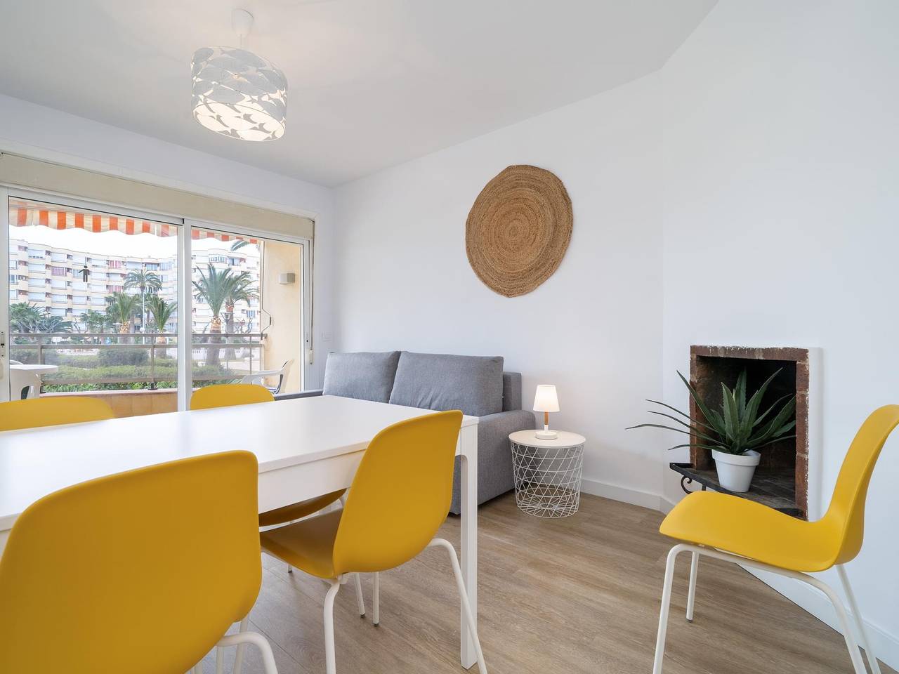 Apartamento vacacional entero, Apartamento acceso directo playa a 5km Port Aventura in Platja de la Pineda, Costa Dorada