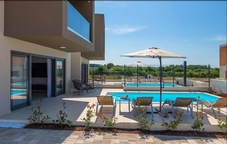 Villa voor 6 personen, with zwembad and tuin as well as terras in Novigrad