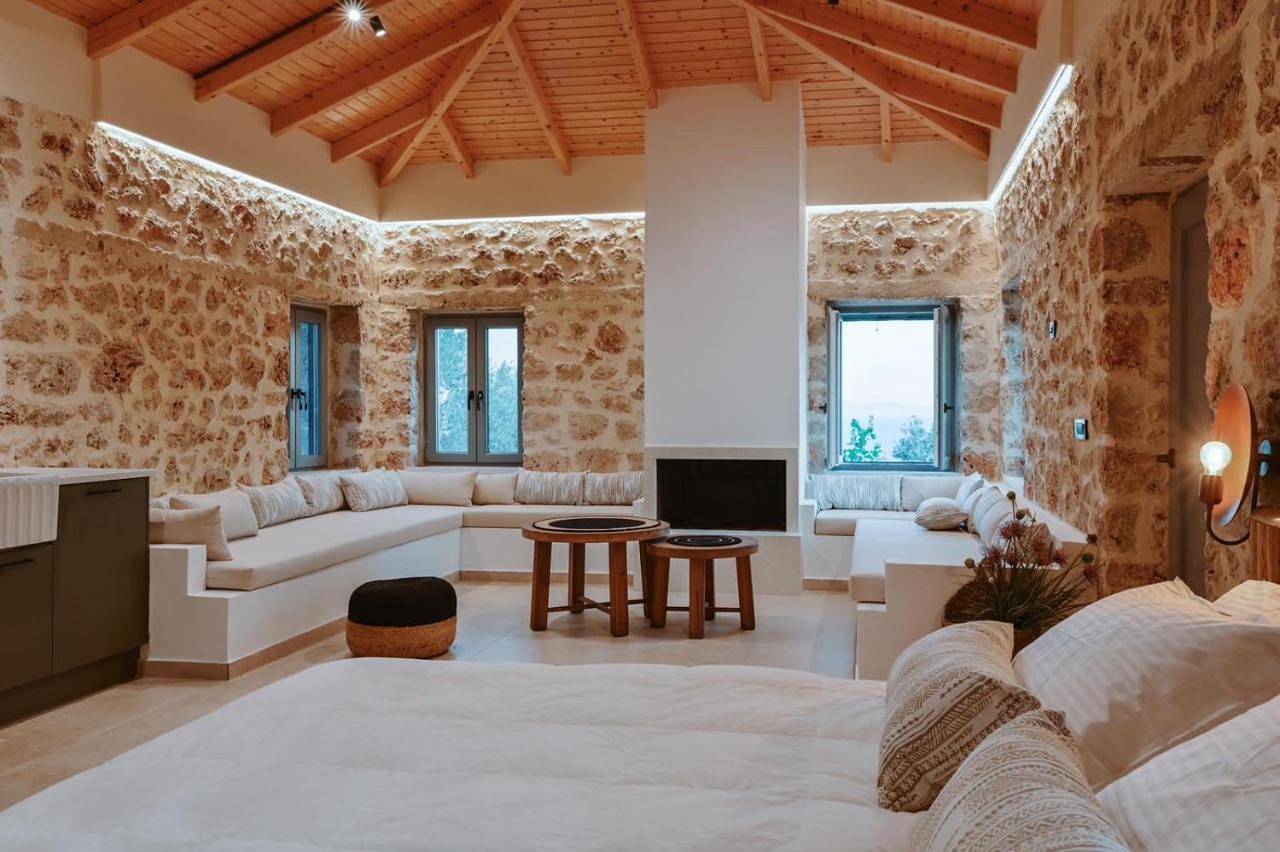 Villa Nevas Private Stone House with Pool and Seaview Parga in Loutsa, Preveza regional unit