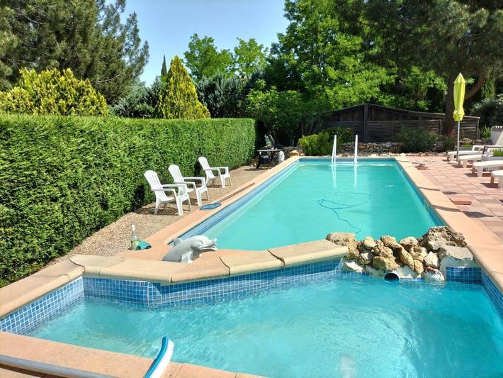 Appartement de vacances pour 2 personnes, avec terrasse ainsi que piscine et jacuzzi, animaux acceptés