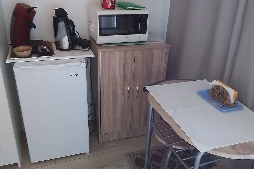 Studio idéal pour court sejour 20 minutes des plages entre Nîmes et Montpellier in Lunel, Côte méditerranéenne (France)