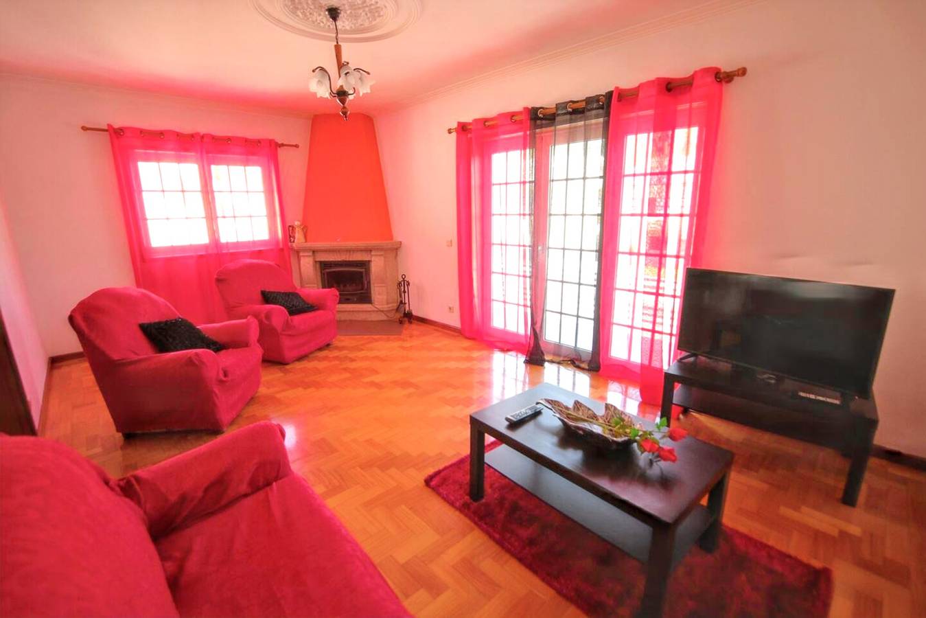Amplia casa en Santa María da Feira - 220 m² con vista a la ciudad in Louredo (Santa Maria da Feira), Santa Maria da Feira