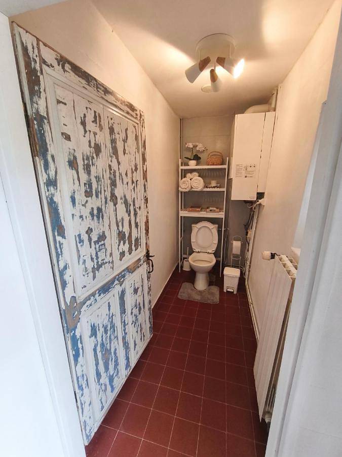 Gîte pour 3 personnes, avec vue ainsi que terrasse et jardin, animaux acceptés à Maigné - 2
