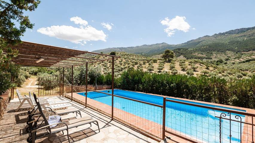 Chalet para 12 personas, con piscina y balcón/terraza, Se admiten mascotas en Comarca Metropolitana de Jaén - 2