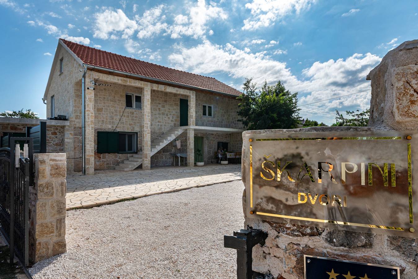 House Skarpini Dvori Peaceful Retreat in Dalmatinisches Zagora